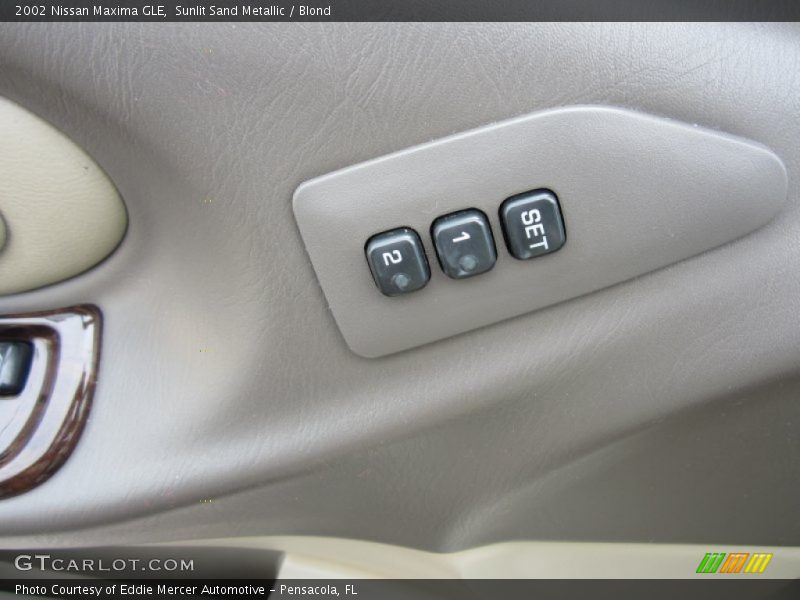 Sunlit Sand Metallic / Blond 2002 Nissan Maxima GLE
