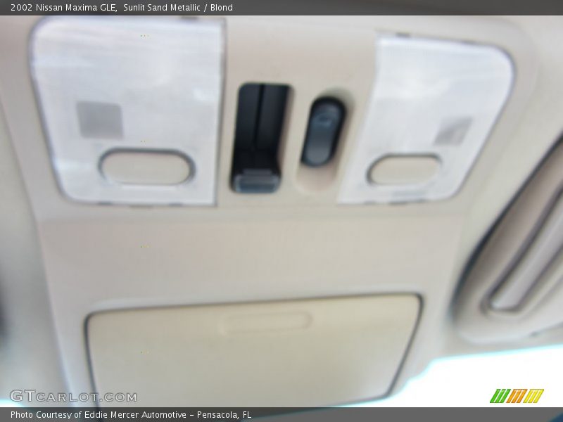 Sunlit Sand Metallic / Blond 2002 Nissan Maxima GLE