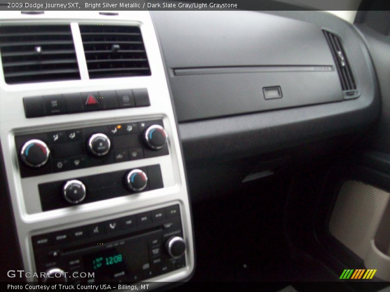 Bright Silver Metallic / Dark Slate Gray/Light Graystone 2009 Dodge Journey SXT