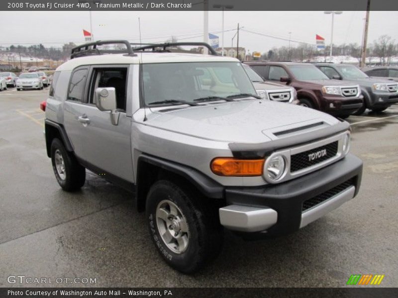 Front 3/4 View of 2008 FJ Cruiser 4WD