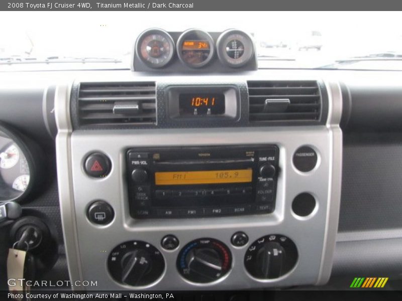 Controls of 2008 FJ Cruiser 4WD