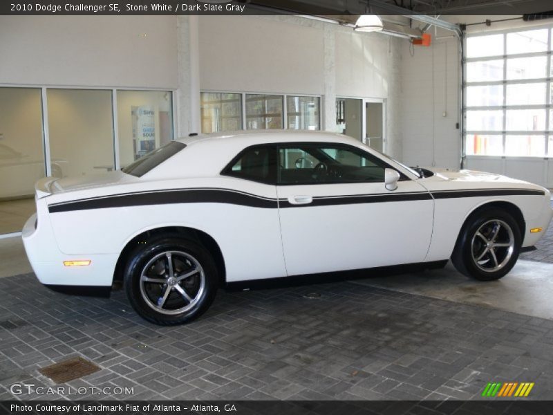 Stone White / Dark Slate Gray 2010 Dodge Challenger SE
