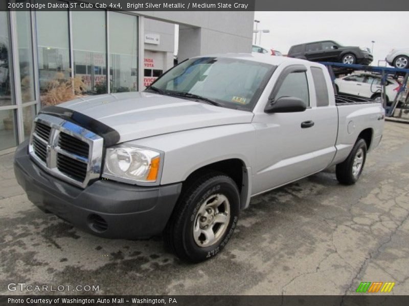 Bright Silver Metallic / Medium Slate Gray 2005 Dodge Dakota ST Club Cab 4x4