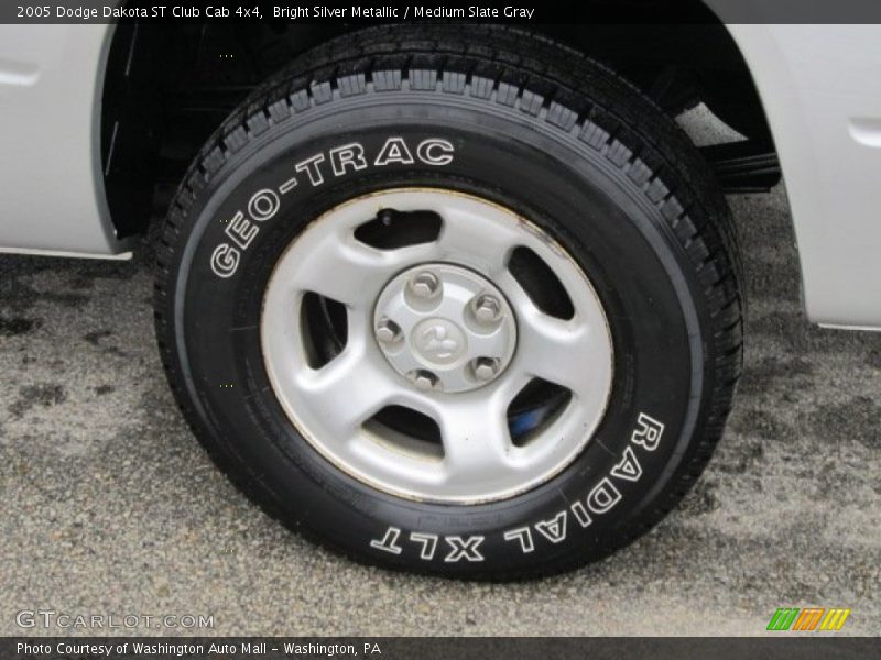 Bright Silver Metallic / Medium Slate Gray 2005 Dodge Dakota ST Club Cab 4x4