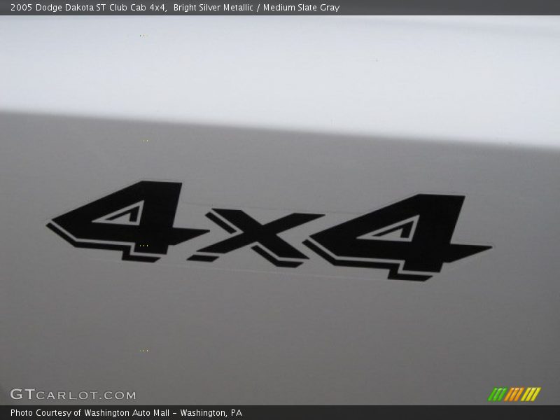 Bright Silver Metallic / Medium Slate Gray 2005 Dodge Dakota ST Club Cab 4x4