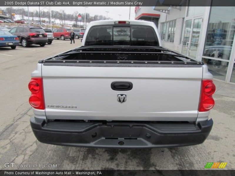 Bright Silver Metallic / Medium Slate Gray 2005 Dodge Dakota ST Club Cab 4x4