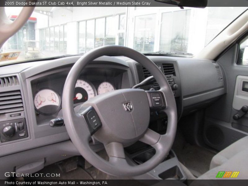 Bright Silver Metallic / Medium Slate Gray 2005 Dodge Dakota ST Club Cab 4x4