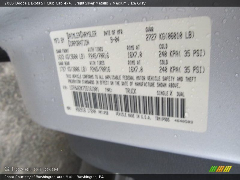Bright Silver Metallic / Medium Slate Gray 2005 Dodge Dakota ST Club Cab 4x4