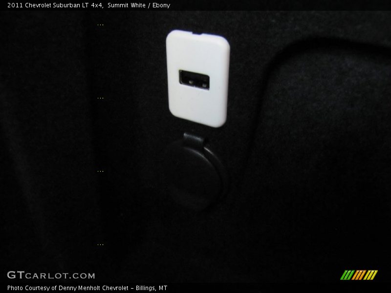 Summit White / Ebony 2011 Chevrolet Suburban LT 4x4