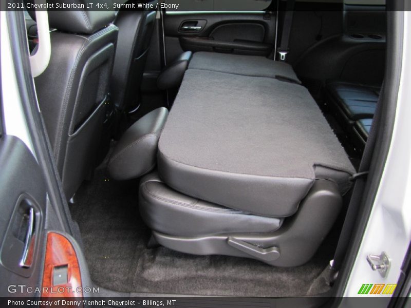 Summit White / Ebony 2011 Chevrolet Suburban LT 4x4