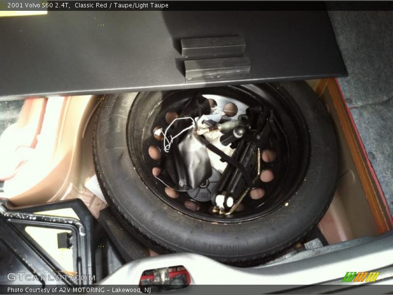 Classic Red / Taupe/Light Taupe 2001 Volvo S60 2.4T