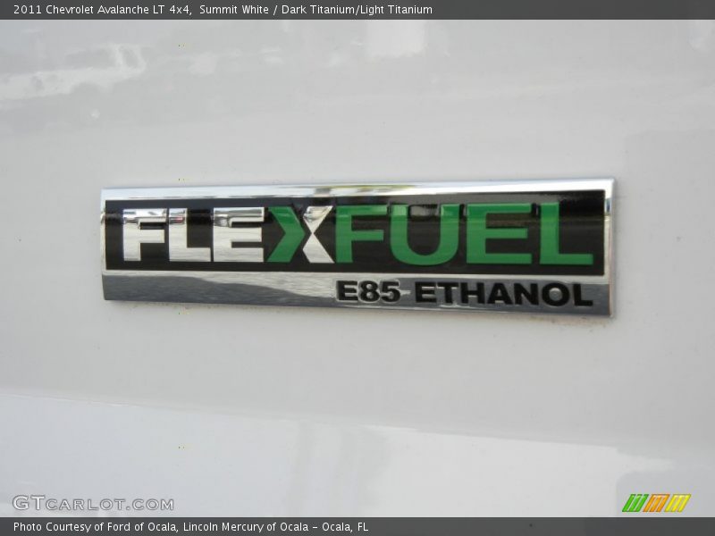 Summit White / Dark Titanium/Light Titanium 2011 Chevrolet Avalanche LT 4x4