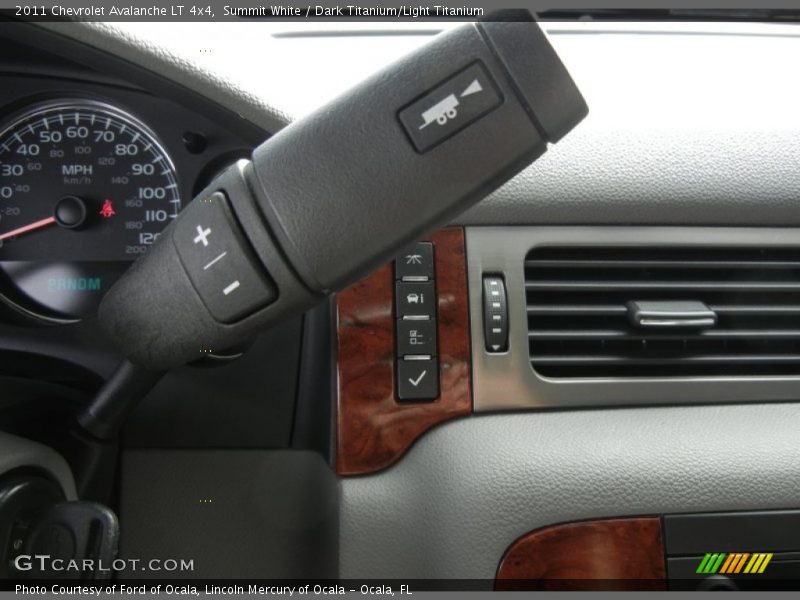 Summit White / Dark Titanium/Light Titanium 2011 Chevrolet Avalanche LT 4x4
