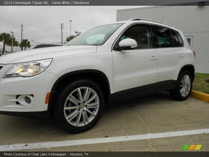 Candy White / Sandstone 2011 Volkswagen Tiguan SEL