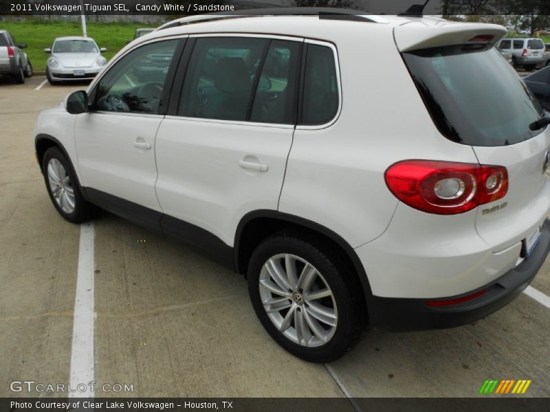 Candy White / Sandstone 2011 Volkswagen Tiguan SEL