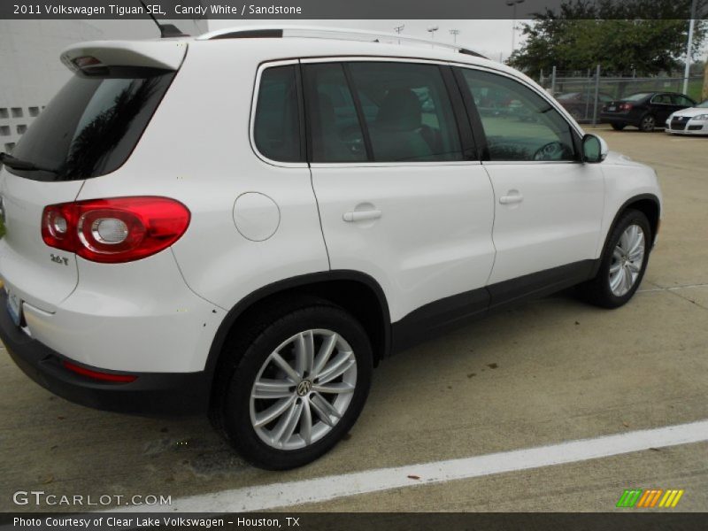 Candy White / Sandstone 2011 Volkswagen Tiguan SEL