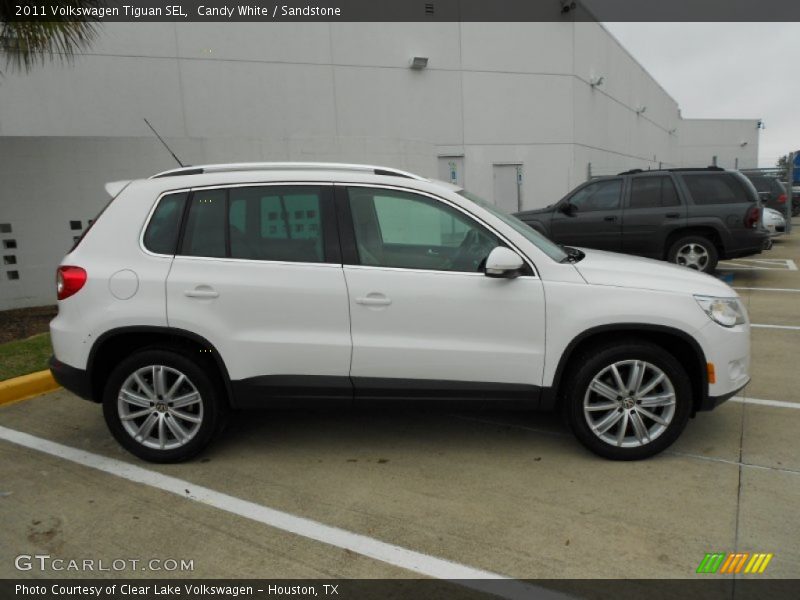 Candy White / Sandstone 2011 Volkswagen Tiguan SEL