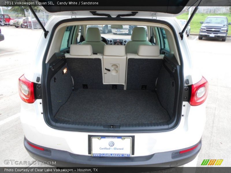 Candy White / Sandstone 2011 Volkswagen Tiguan SEL