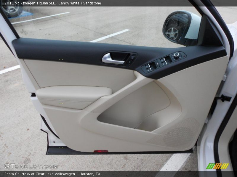 Candy White / Sandstone 2011 Volkswagen Tiguan SEL