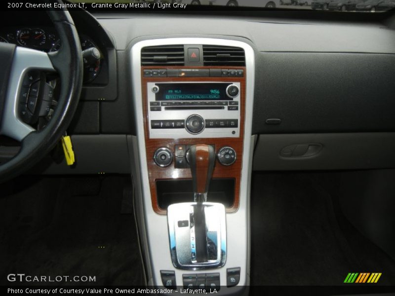 Granite Gray Metallic / Light Gray 2007 Chevrolet Equinox LT
