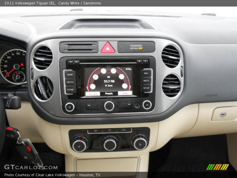 Candy White / Sandstone 2011 Volkswagen Tiguan SEL
