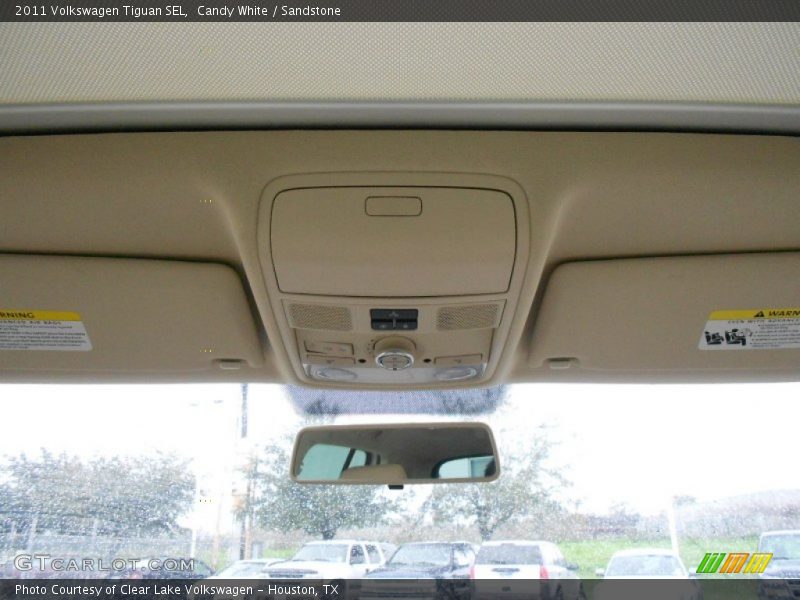 Candy White / Sandstone 2011 Volkswagen Tiguan SEL