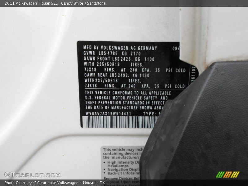 Candy White / Sandstone 2011 Volkswagen Tiguan SEL