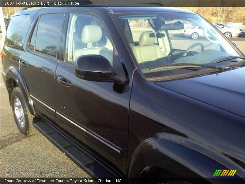 Black / Taupe 2007 Toyota Sequoia SR5