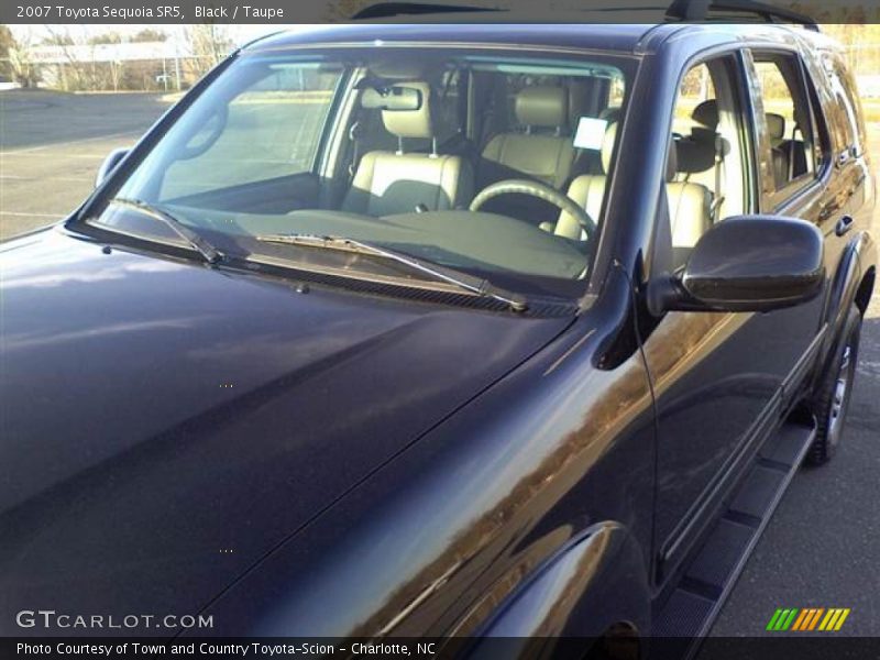 Black / Taupe 2007 Toyota Sequoia SR5