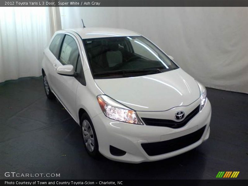 Super White / Ash Gray 2012 Toyota Yaris L 3 Door