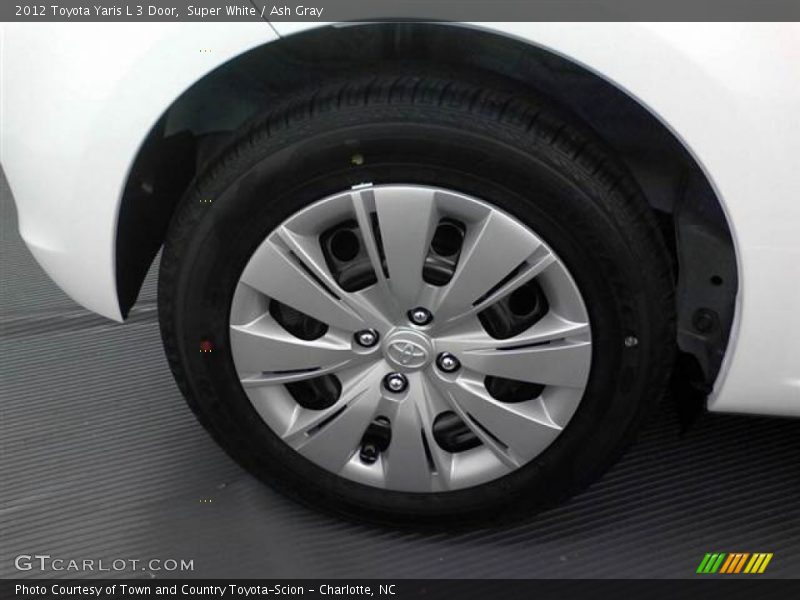 Super White / Ash Gray 2012 Toyota Yaris L 3 Door