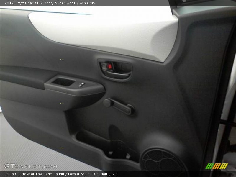 Super White / Ash Gray 2012 Toyota Yaris L 3 Door