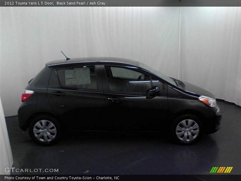 Black Sand Pearl / Ash Gray 2012 Toyota Yaris L 5 Door