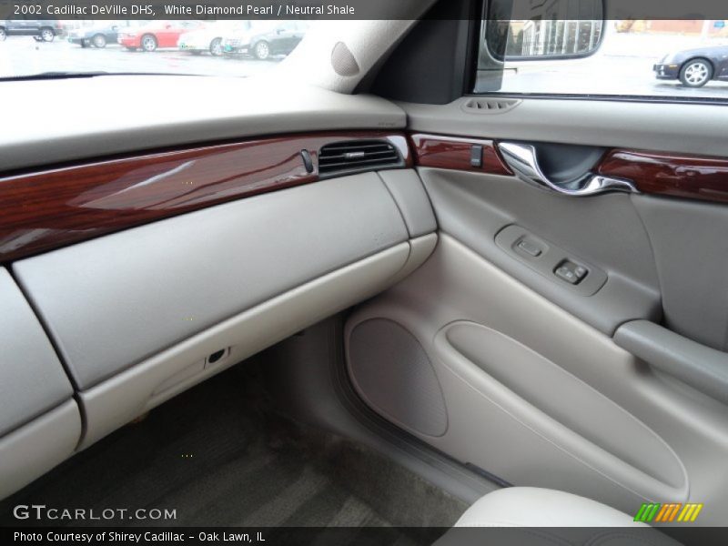 White Diamond Pearl / Neutral Shale 2002 Cadillac DeVille DHS
