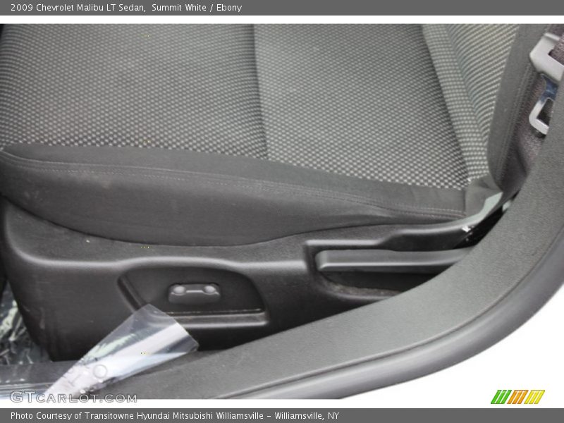 Summit White / Ebony 2009 Chevrolet Malibu LT Sedan