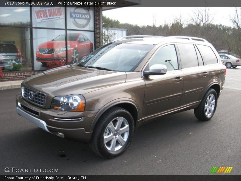 Front 3/4 View of 2013 XC90 3.2 AWD