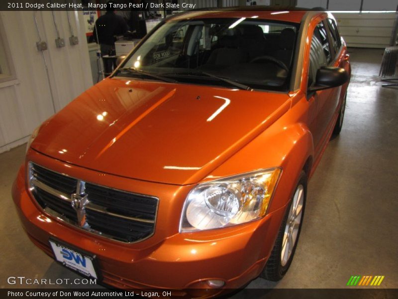 Mango Tango Pearl / Dark Slate Gray 2011 Dodge Caliber Heat