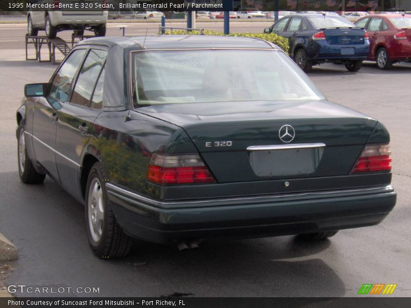 Brilliant Emerald Pearl / Parchment 1995 Mercedes-Benz E 320 Sedan