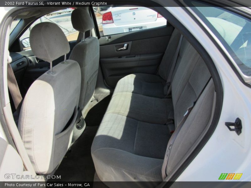 Vibrant White / Medium Graphite 2002 Ford Taurus SE