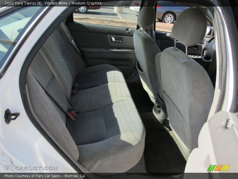 Vibrant White / Medium Graphite 2002 Ford Taurus SE