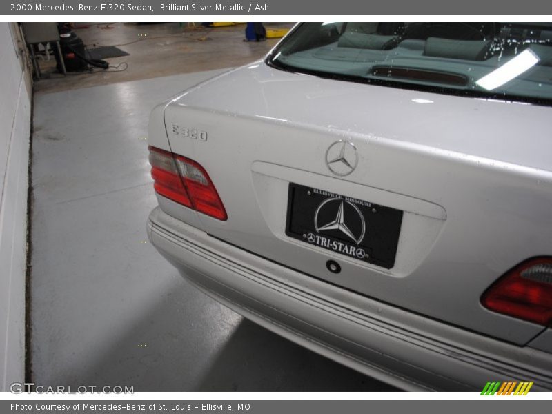 Brilliant Silver Metallic / Ash 2000 Mercedes-Benz E 320 Sedan