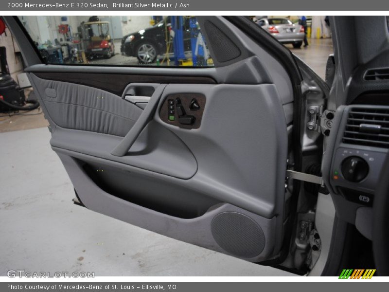 Brilliant Silver Metallic / Ash 2000 Mercedes-Benz E 320 Sedan