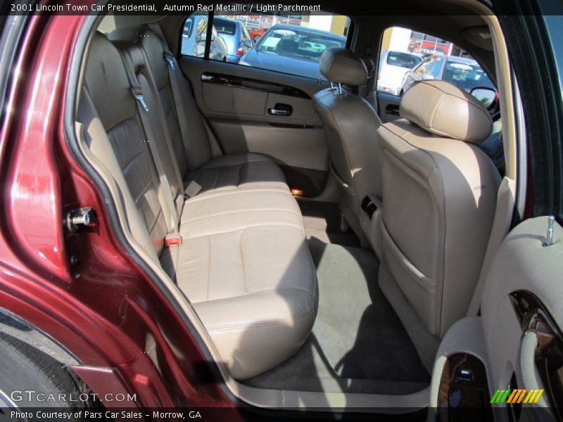 Autumn Red Metallic / Light Parchment 2001 Lincoln Town Car Presidential