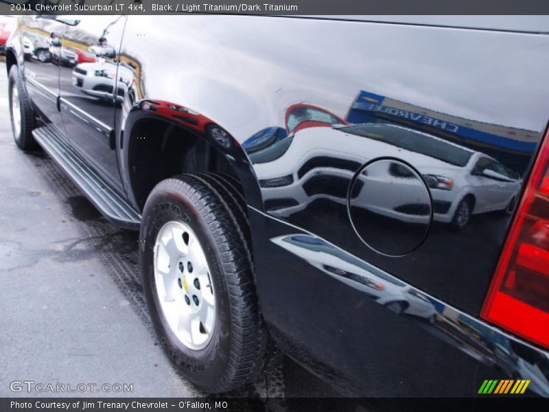 Black / Light Titanium/Dark Titanium 2011 Chevrolet Suburban LT 4x4