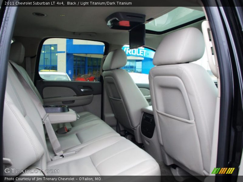 Black / Light Titanium/Dark Titanium 2011 Chevrolet Suburban LT 4x4