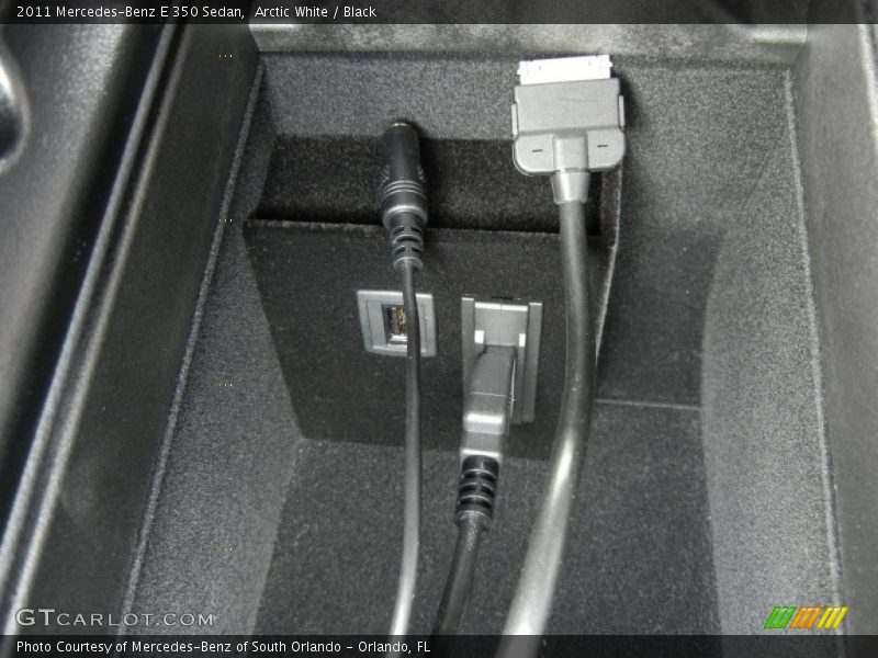 Arctic White / Black 2011 Mercedes-Benz E 350 Sedan
