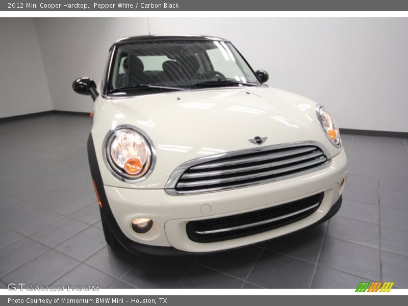 Pepper White / Carbon Black 2012 Mini Cooper Hardtop