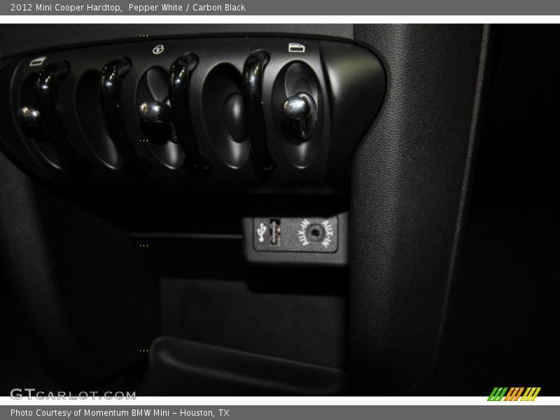 Pepper White / Carbon Black 2012 Mini Cooper Hardtop