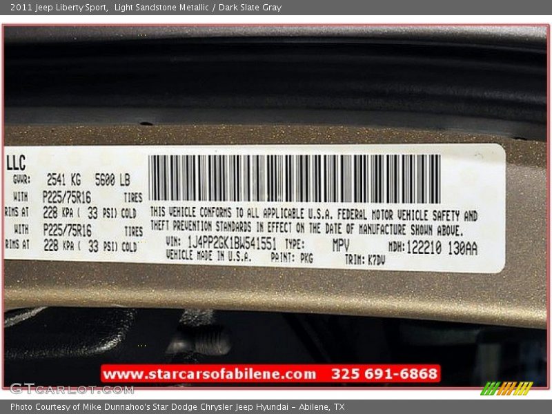 Light Sandstone Metallic / Dark Slate Gray 2011 Jeep Liberty Sport