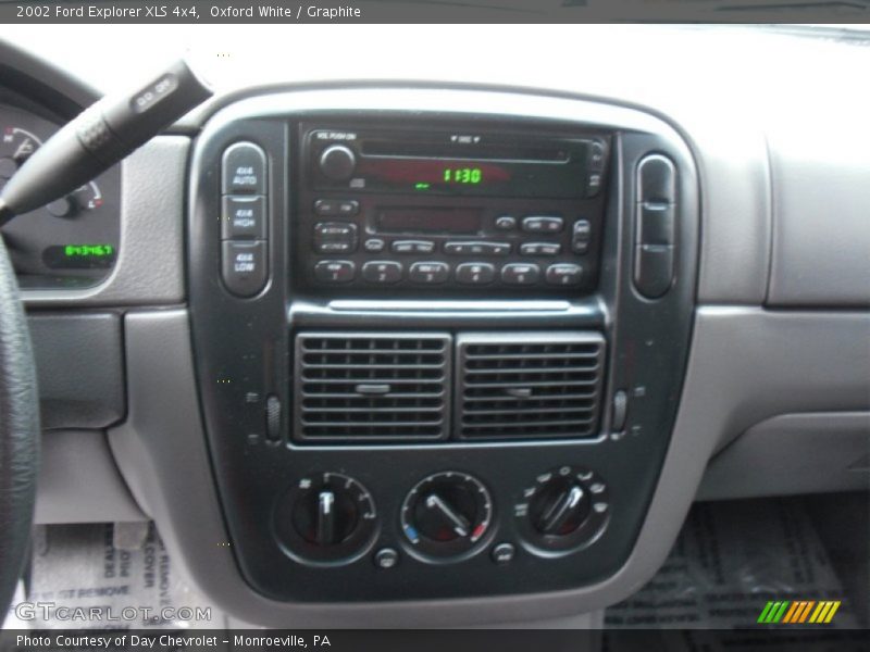 Oxford White / Graphite 2002 Ford Explorer XLS 4x4